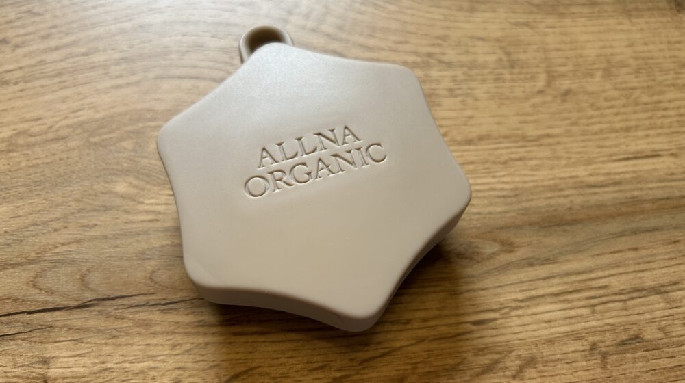 頭皮マッサージブラシ　allna organic